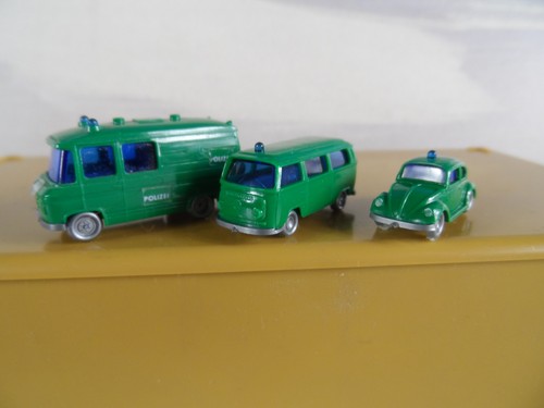Polizei fahrzeuge auto pkw - polizei,