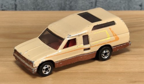 Hot wheels 1977 - 🚗, beige